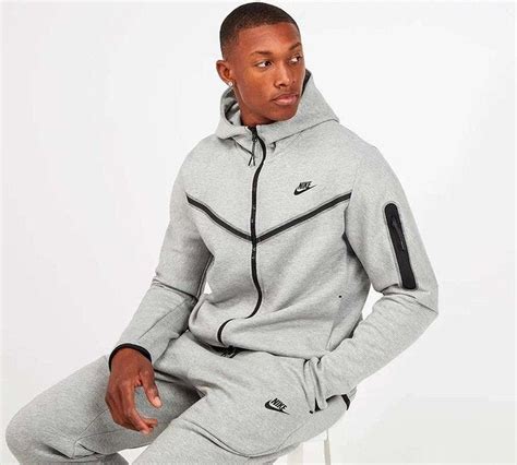 nike tech fleece tracksuit men's